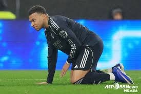 辽宁全场三分25中6，出现了高达23次失误